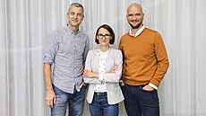 Zleva Pavel �ehák z VIGO Investments a spoluzakladatelé Fondee Eva a Jan...