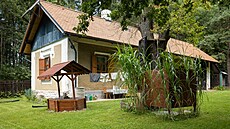 Bývalá hájenka stojí uprost�ed lesa na mýtince.