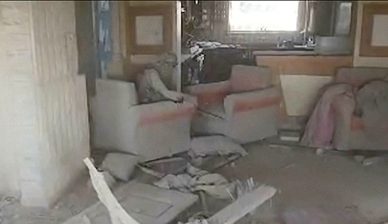 Poslední momenty bývalého �éfa Hamásu Jahji Sinvára p�ed smrtí (18. �íjna 2024)