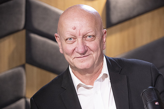 Hostem podcastu Industrial je rektor VUT Vojtch Petráek, eský jaderný fyzik...
