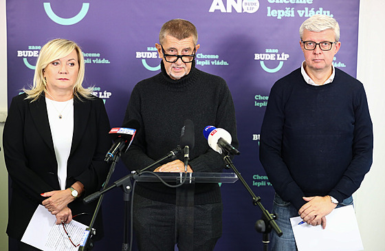 Alena Schillerová, Andrej Babiš a Karel Havlíček na tiskové konferenci stínové...