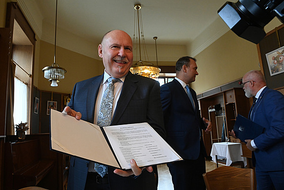 P�í�tí �ty�i roky spolu povedou Olomoucký kraj ANO a koalice SPD, Trikolora,...