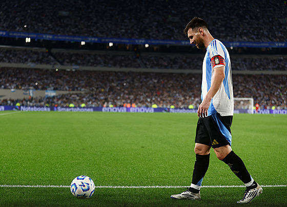 Lionel Messi při utkání Argentiny s Bolivií.