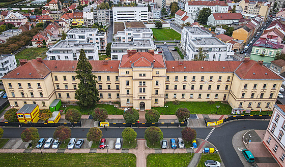 Budova bývalých kasáren na Hanáckém námstí v Kromíi se bhem následujících...
