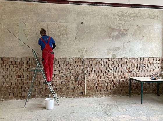 Náklady na opravu �koly �eská Ves na Jesenicku u� �plhají k desítkám milion�...