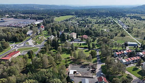 Investi�ní boom m�ní tvá� Ralska a p�etíná vazby s vojenskou minulostí