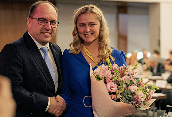 Nová místop�edsedkyn� KDU-�SL Monika Brzesková s p�edsedou Markem Výborným.