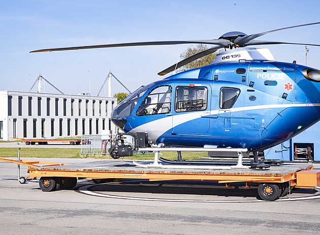 Letecká záchranka má na pra�ském ruzy�ském leti�ti novou základnu. P�edtím...