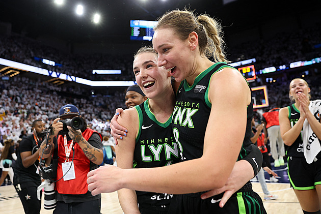 Minnesota oslavuje Carletonovou. Až pátý zápas rozhodne o vítězkách WNBA