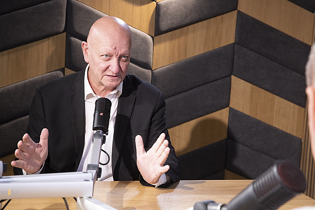 Rektor ČVUT končí. Akademický senát přijal návrh na jeho odvolání