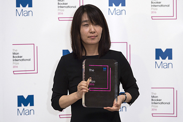 Nobelovka za literaturu pro Han Kang. Jihokorejka je autorkou „intenzivní básnivé prózy“
