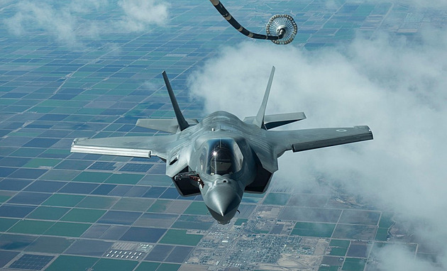 Pentagon řeší, jak se do Číny dostaly díly F-35. O ničem nevíme, tvrdí Peking