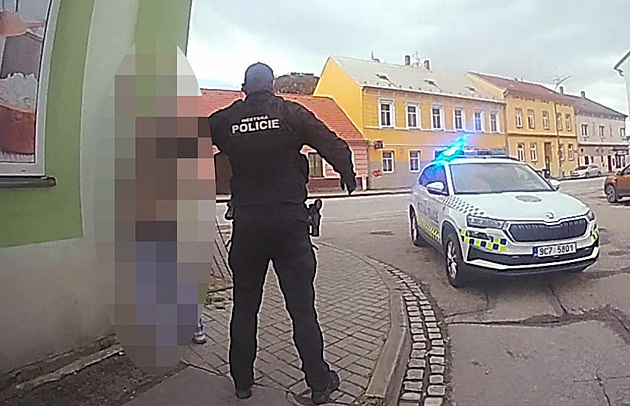 Strá�níci �e�ili incident dvou mu�� v bud�jovické �tvrti Suché Vrbné.
