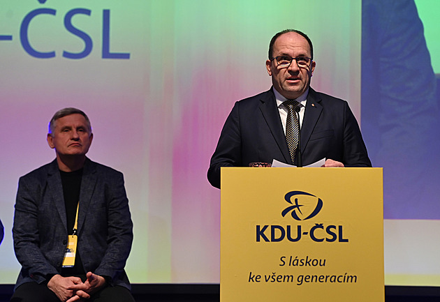 Second servis šéfa lidovců. KDU-ČSL vede Výborný aneb mírný pokrok v mezích zákona