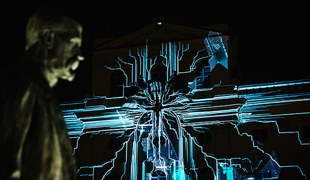 Signal Festival opět rozsvítí Prahu, poprvé zamíří na věž Staroměstské radnice