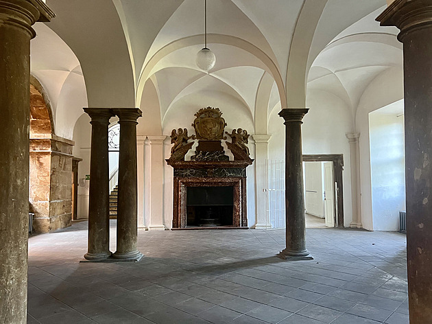 Kraj se už roky snaží zbavit zámku v Českém středohoří, výrazně snížil cenu