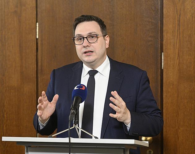 Drobné jsou 44 tisíc. Lipavský prozradil Konečné cenu Prokremelských pohádek