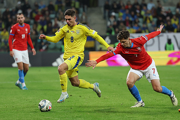 Krejčí, muž s páskou na paži. Stoper z Wolves je novým kapitánem reprezentace