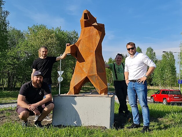 Investi�n� boom m�n� tv�� Ralska a p�et�n� vazby s vojenskou minulost�