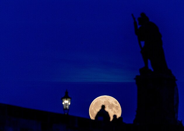 Super�pln�k nad Prahou 17. ��jna 2024