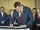Martin P�ta p�i podpisu koali�n� smlouvy (16. ��jna 2024)