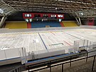 Ledová plocha v Kotlin byla pi rekonstrukci podstatn zúena, na kadé dlouhé...