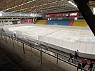 Ledová plocha v Kotlin byla pi rekonstrukci podstatn zúena, na kadé dlouhé...