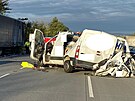 Dodvka zezadu narazila do odstavenho kamionu. Jej idi se zranil,...