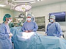 Olomou�t� l�ka�i voperovali pacientovi jako prvn� v �esku nov� neurostimul�tor.
