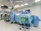 Olomou�t� l�ka�i voperovali pacientovi jako prvn� v �esku nov� neurostimul�tor.