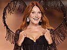 Carla Bruni na p�ehlídce Victoria�s Secret v New Yorku (15. �íjna 2024)