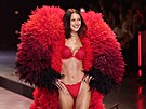 Bella Hadidová na p�ehlídce Victoria�s Secret v New Yorku (15. �íjna 2024)