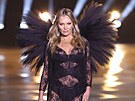 Kate Mossová na p�ehlídce Victoria�s Secret v New Yorku (15. �íjna 2024)