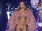 Lila Mossová na p�ehlídce Victoria�s Secret v New Yorku (15. �íjna 2024)