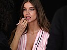 Barbara Palvinová v zákulisí p�ehlídky Victoria�s Secret v New Yorku (15. �íjna...