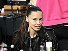 Adriana Lima v zákulisí p�ehlídky Victoria�s Secret v New Yorku (15. �íjna 2024)