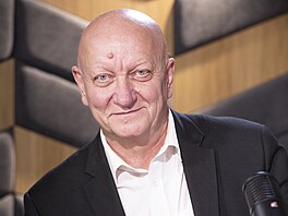 Hostem podcastu Industrial je rektor VUT Vojtch Petráek, eský jaderný fyzik...
