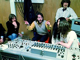 The Beatles a Yoko Ono ve studiu