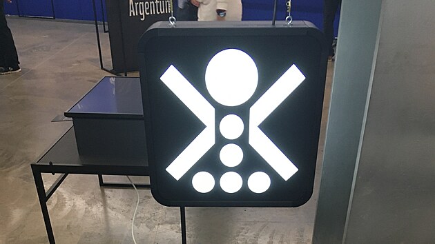 Prvky grafickho designu ve mst asto slou k navigaci a tm pdem mus bt srozumiteln. V tomto ppad se to vak nepovedlo. Znaka m znzorovat monost rozmnit mince. (11. jna 2024)