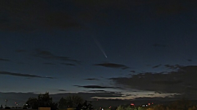 Kometa Tsuchinshan-ATLAS nad �esk�mi Bud�jovicemi. (15. ��jna 2024)