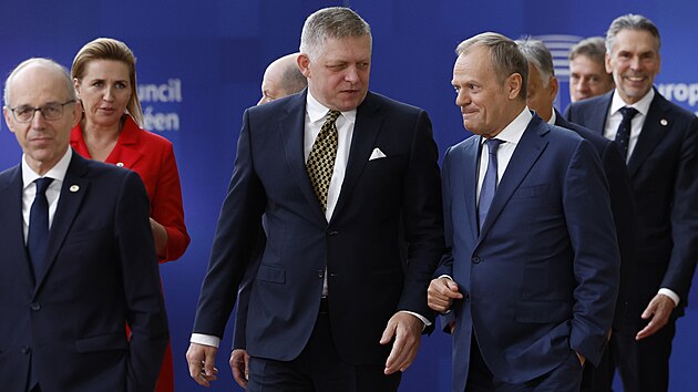 Robert Fico a Donald Tusk na summitu Evropsk� rady (17. ��jna 2024)