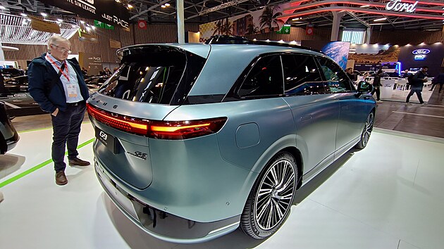 ��nsk� automobilky na autosalonu v Pa��i 2024