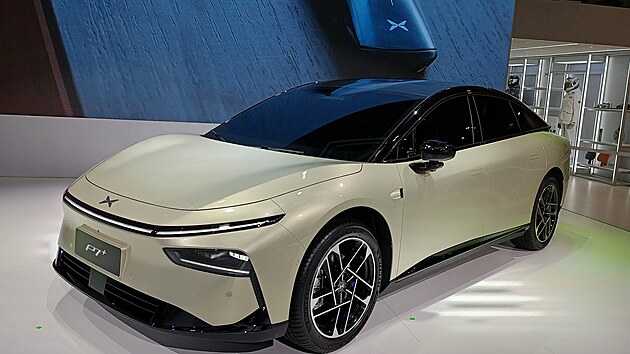 ��nsk� automobilky na autosalonu v Pa��i 2024