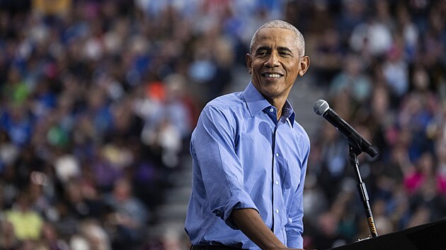 Americk� exprezident Barack Obama na p�edvolebn�m m�tinku v Pittsburghu. Obama v nadch�zej�c�ch prezidentsk�ch volb�ch podporuje kandid�tku demokrat� Kamalu Harrisovou. (10. ��jna 2024)