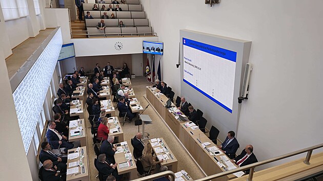 Ustavuj� zased�n� zastupitel� Pardubick�ho kraje zvolen�ch pro obdob� 2024 a� 2028. (11. ��jna 2024)