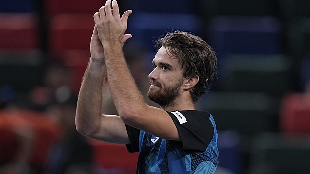 Tom� Mach�� po v�t�zstv� nad Carlosem Alcarazem ve �tvrtfin�le turnaje v �anghaji.