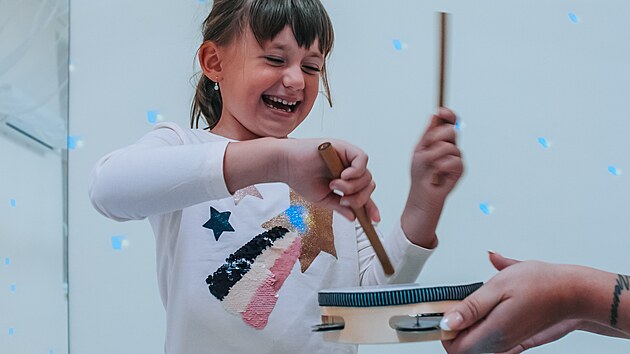 Podstatou nov vybudovan multisenzorick
mstnosti Snoezelen je smyslov terapie. Dochz zde ke stimulaci, relaxaci, aktivizaci a k rozvoji psychomotorickch vlastnost. (10. jna 2024)