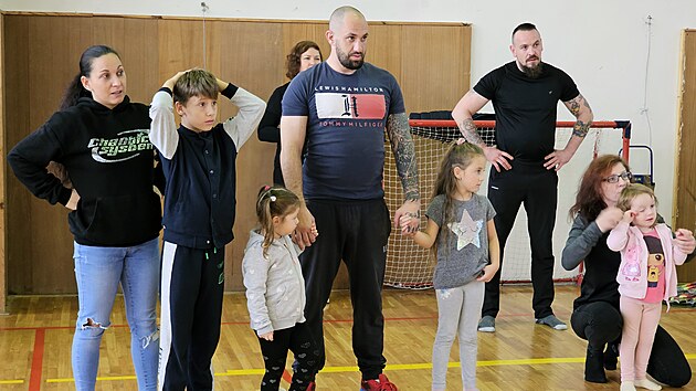 Speciln den dt ve vznici Kynperk nad Oh na podporu rodiovstv vznnch otc a udren jejich kontaktu s dtmi. (19. jna 2024)