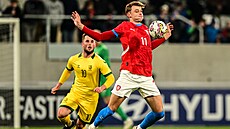 Mí� elegantn� zpracovává Petr Juli�.