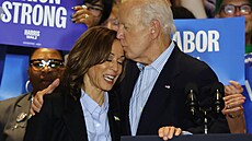 Kamala Harrisová a Joe Biden v Pittsburghu b�hem Labor Day (2. zá�í 2024)